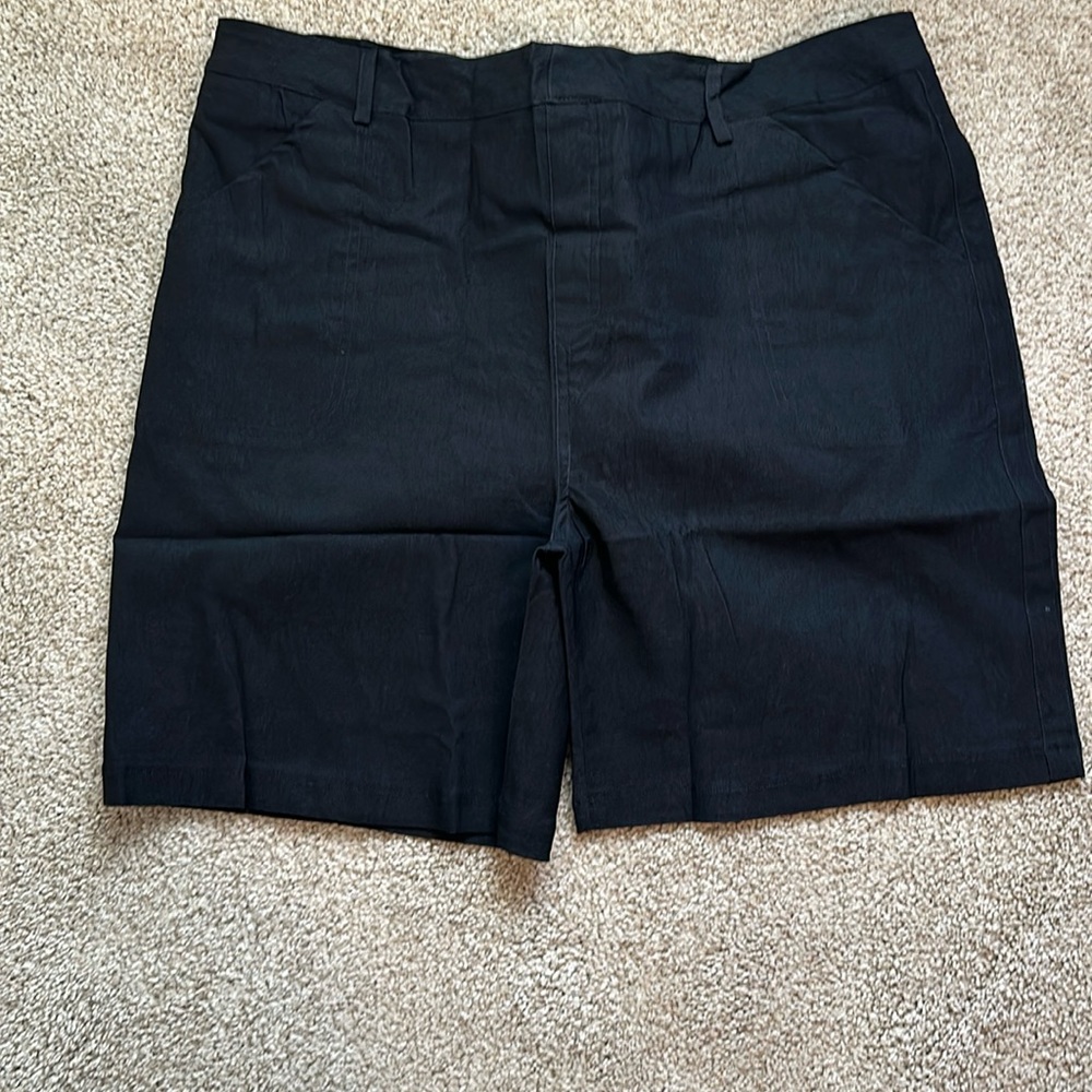 Stretchy Mid-thigh Shorts